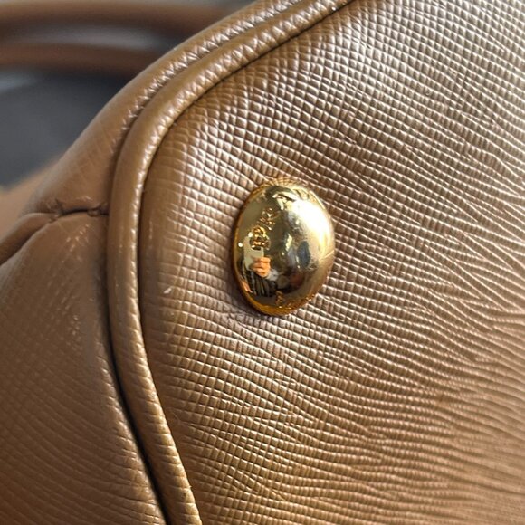 Prada Saffiano Lux Large Galliera Bag in Camel - Preowned - Picture 12 of 12
